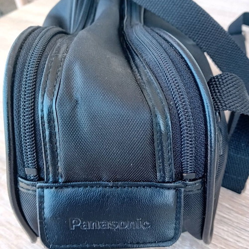 Panasonic VHS-C MVIE Camera NV-R10 video camera like new