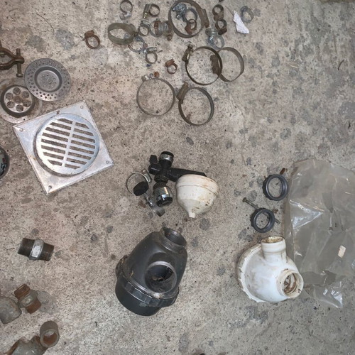 Various old hydraulic parts used