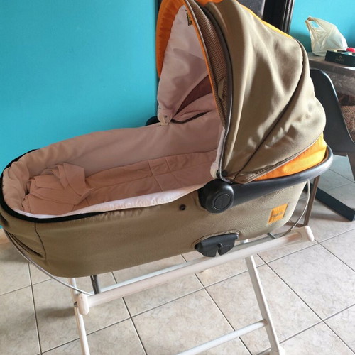 Bassinet with stand like new