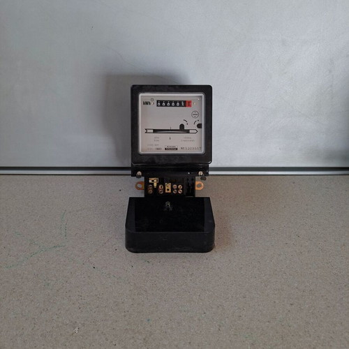 Schlumberger Single-Phase Analog kWh Meter 220V 10(30)A New