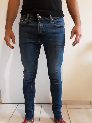 Τζιν Jack & Jones κολλητό ελαστικό σαν καινούργιο, Νο 32