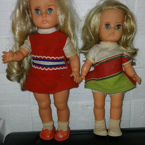 Vintage Bella dolls pack of two in very good condition