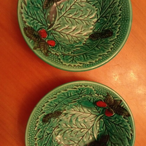 Bordallo Pinheiro Holly ceramic plates and bowls set of 2, 14cm