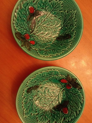 Bordallo Pinheiro Holly ceramic plates and bowls set of 2, 14cm