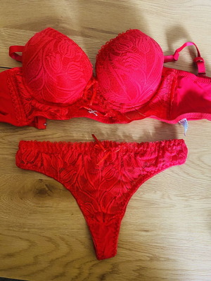 Lingerie set new, red