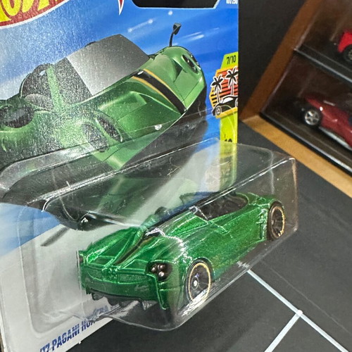 Hotwheels 2017 Pagani Huayra Roadster new, sealed