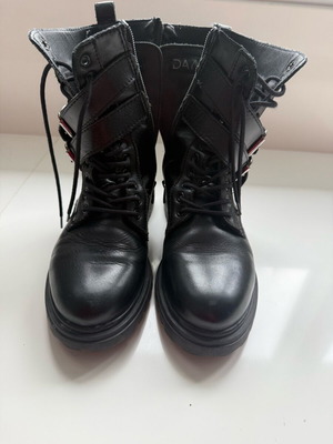 Sante black boots used, size 38.5