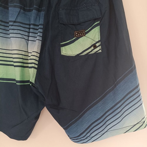 Billabong LayBacks boardshort XL like new, striped blue and green