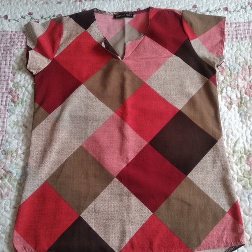 Long short-sleeve blouse used, size S-M, beige and red