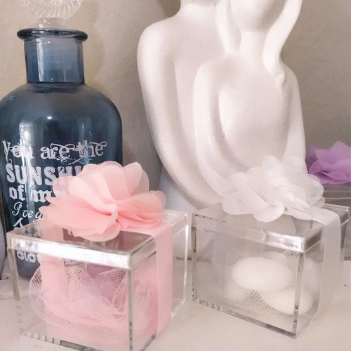 Handmade bombonieres in plexiglas box with tulle and flower