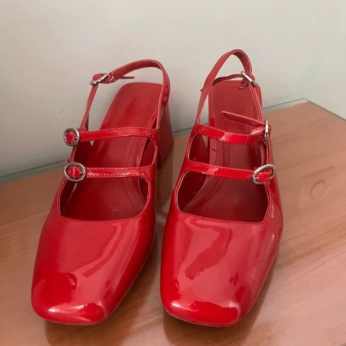 Mary Jane red shoes like new with thick heel for comfort