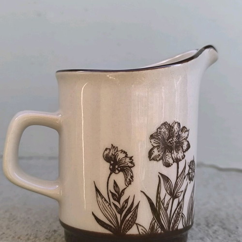 Collectible Japanese porcelain creamer like new