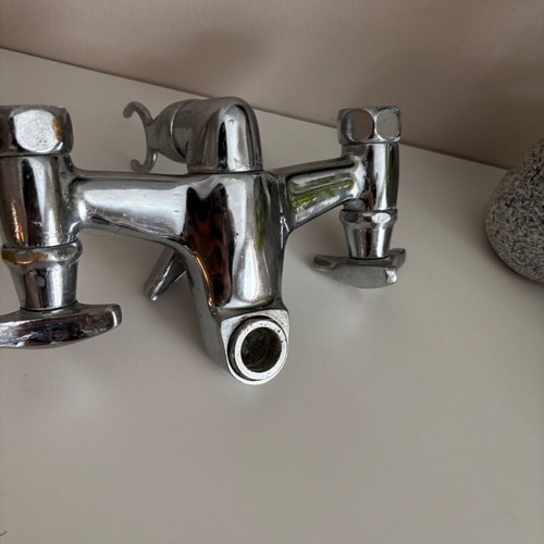 Bathtub/shower faucet used, heavy metal, classic design