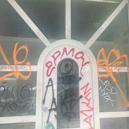 Commercial space 27sqm on Aristotelous street with bathroom and mezzanine