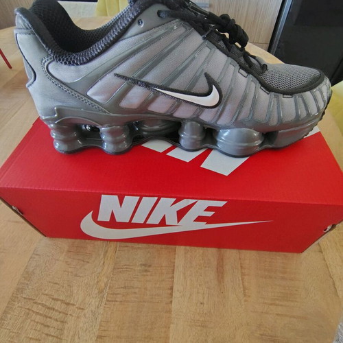 Nike Shox TL SE sneakers size 43, black and grey