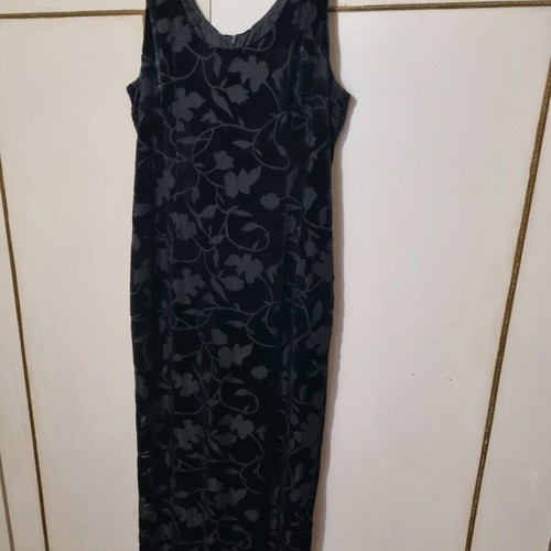 Black Velvet Embossed Dress Bill Cost like new size M