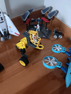 Shell-V Power Space Explorer set like new