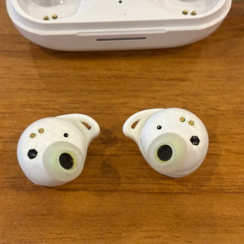 JBL wireless earbuds white like new
