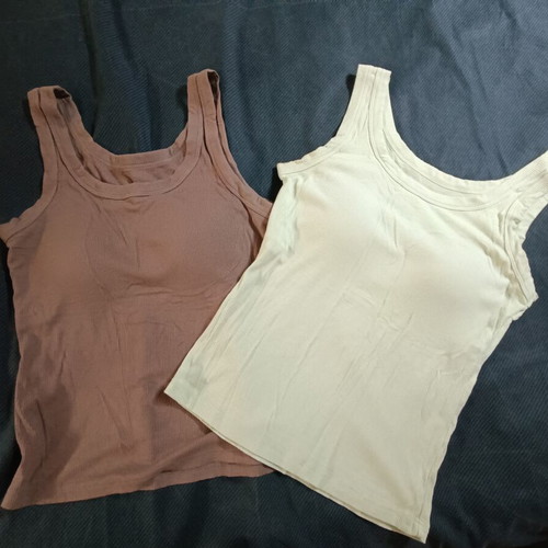 Rib tank tops like new with built-in cups, brown and mint colors