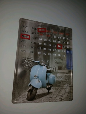Wall calendar with magnet like new