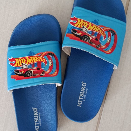 Mitsuko Hot Wheels Kids Slippers Size 34 Like New