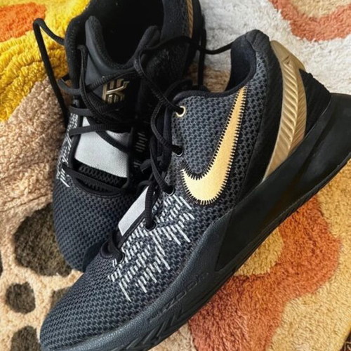 Nike athletic shoes size 42.5 like new, black and gold