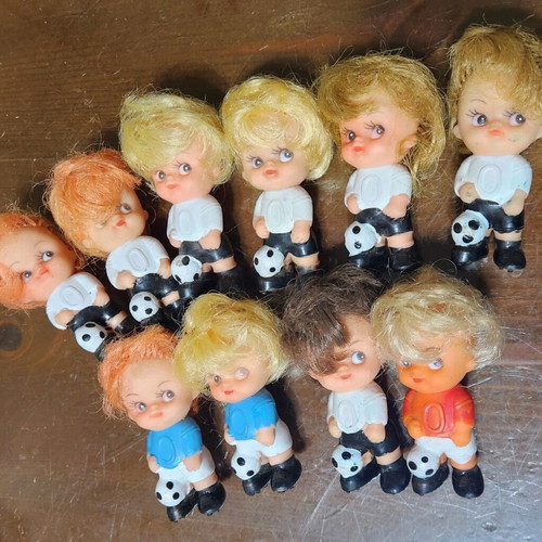 Viopad Mikroi Kanonieris set used, 10 football player figures 1970s