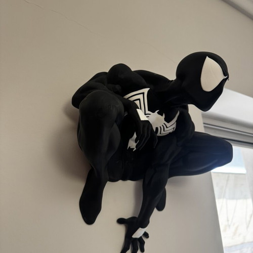 Venomised Spiderman Black Suit Statue 32 x 40 cm new