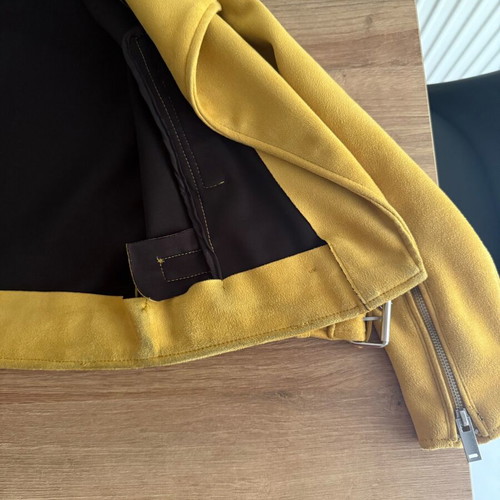 Crop suede jacket like new with silver details, yellow, size M