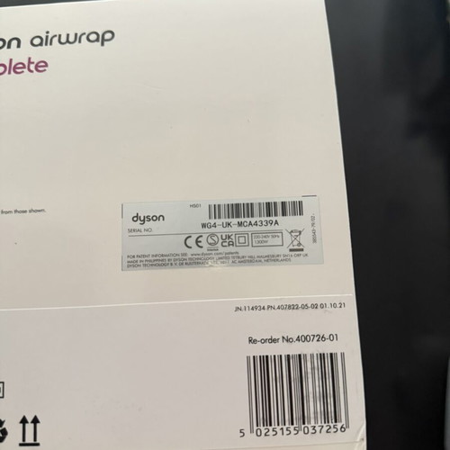 Dyson Airwrap like new with original box and accessories