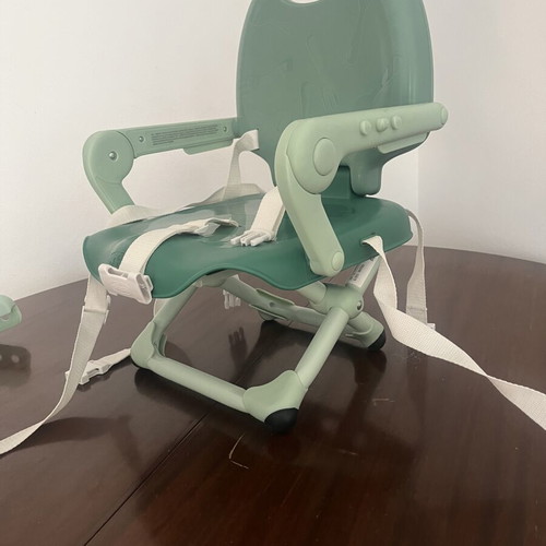Chicco Pocket Snack booster chair like new for 6-36 months