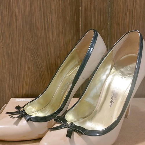 Ted Baker pumps used, size 40, pastel pink with black trim