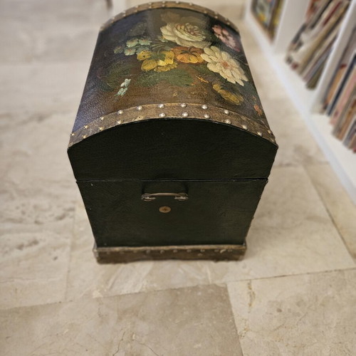 Vintage Decorative Chest with Floral Painting like new