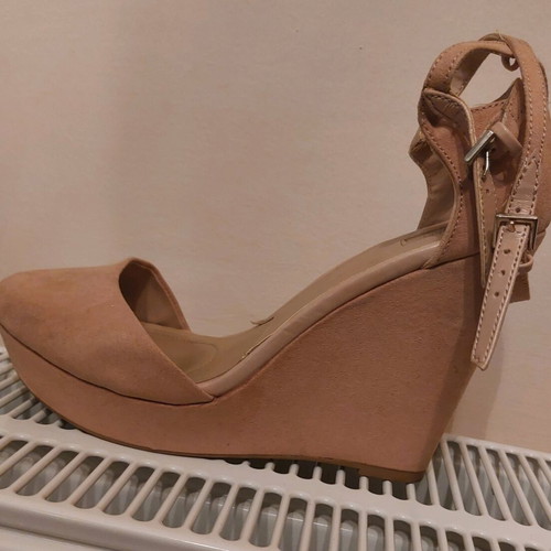 Stradivarius platforms used, size 38, salmon color