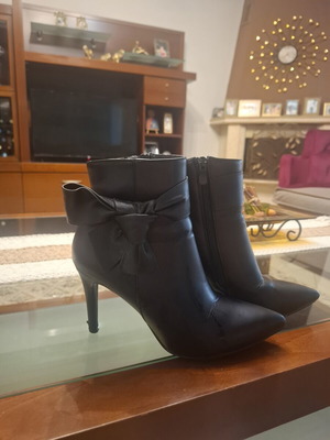 Heeled ankle boots with bow, size 39, black