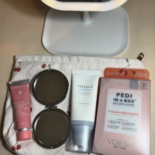 Beauty and skincare set Caudalie, SKIN1004, Voesh new