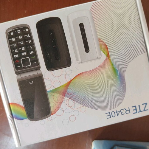 ZTE mobile phone like new with large keys, red