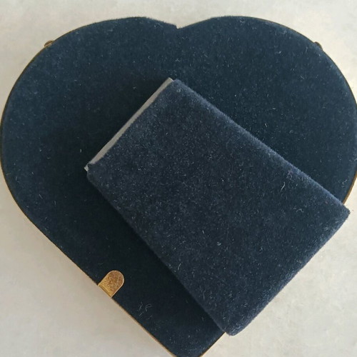 Vintage gold heart photo frame new