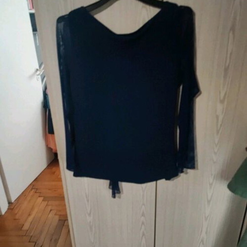 Garantie blouse blue like new, size M with transparent sleeves