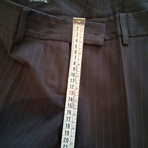 TE QUERO Small suit with fitted jacket and low-rise trousers, like new