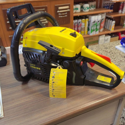 Stanley Gas Chainsaw with Oregon Blade new