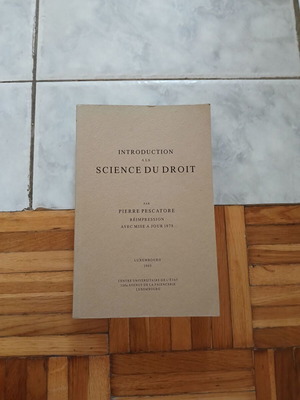 Introduction a la science du droit book used, French