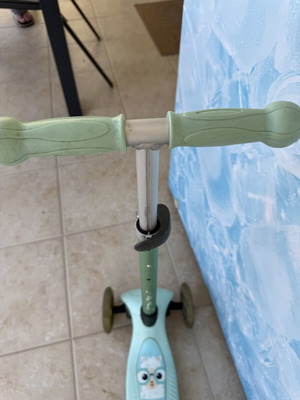 Globber scooter used, mint color, adjustable handlebar, kids 3+