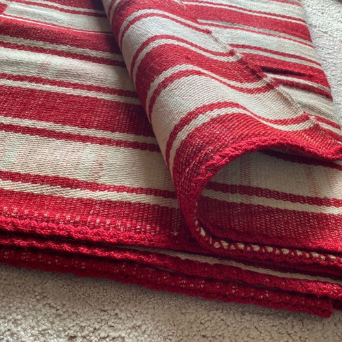 Woven blanket 2x2 meters like new