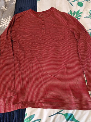 Men's Henley long sleeve shirt like new, size L, red