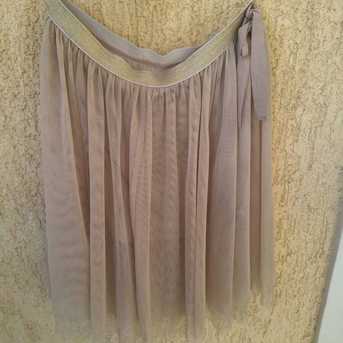 H&M tulle skirt in soft beige color, like new, size large