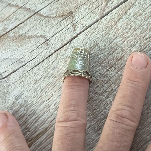 Vintage silver thimble with filigree design like new