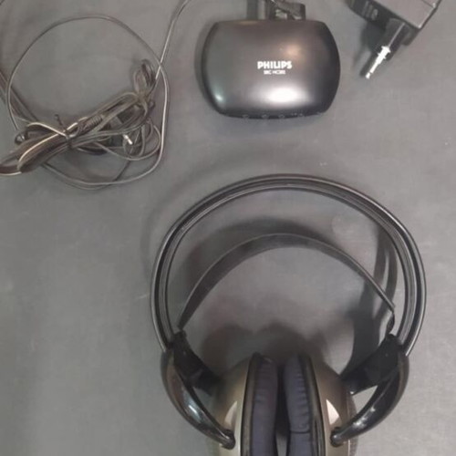 Phillips wireless headphones used, functional