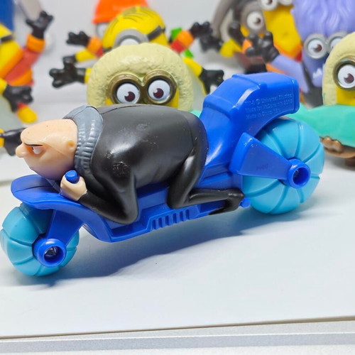 Despicable Me & Minions McDonald's collectible set like new, 13 pieces