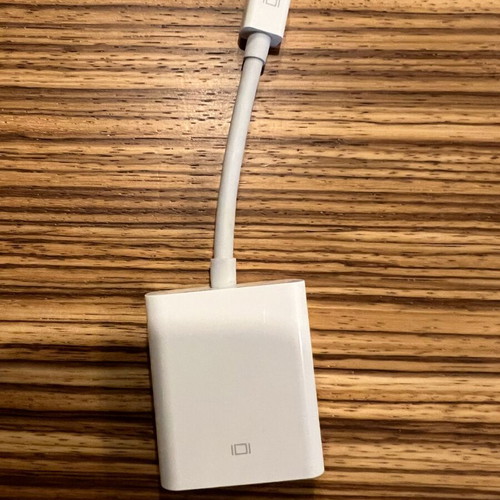 Apple Mini DisplayPort to VGA adapter used, model A1307